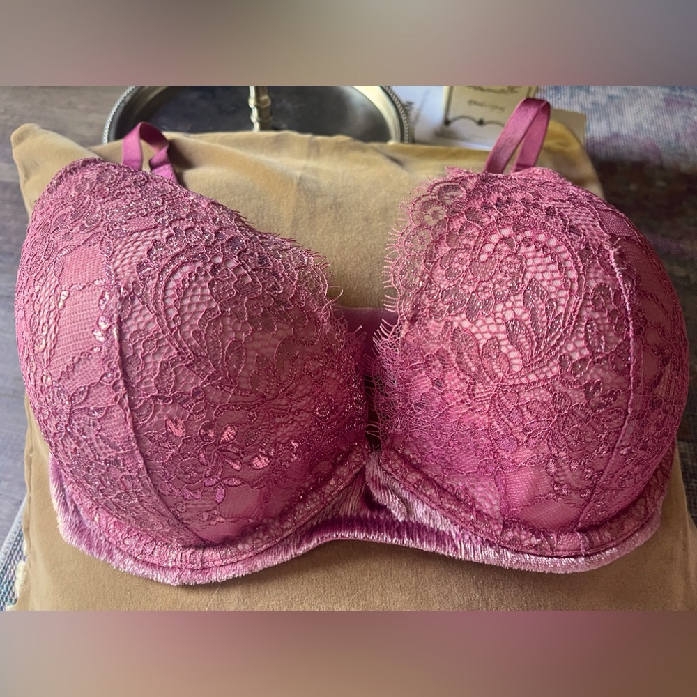 Victorians Secret 32DDD Perfect Pink Lace velvet